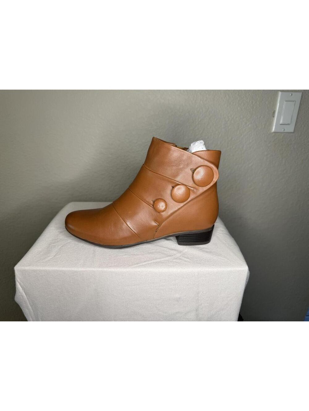 Trotter Mila Boot size 6